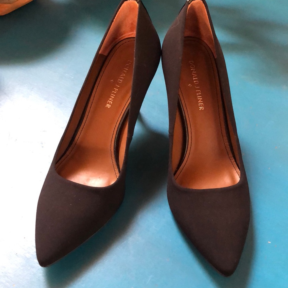 Donald J. Pliner black pumps.